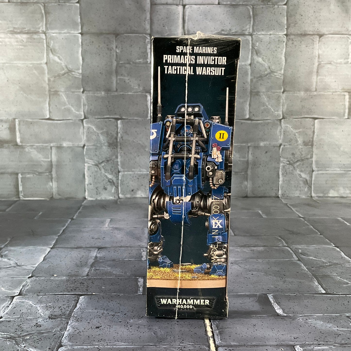 Warhammer 40k Space Marines Primaris Invictor Tactical Warsuit