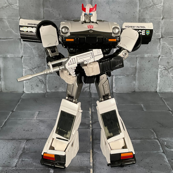 Transformers MP-17 Prowl