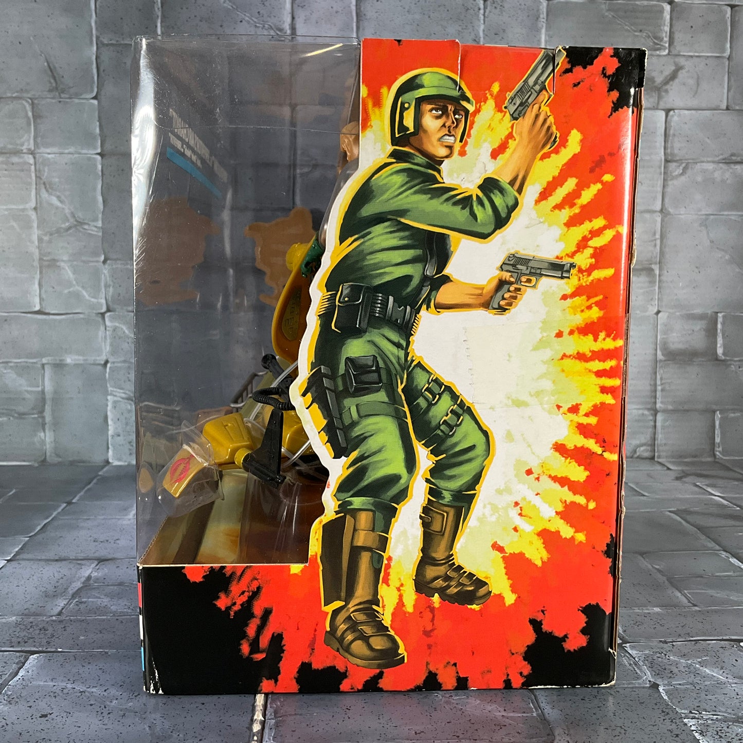 GI Joe - Armadillo Tank vs. Serpentor’s Air Chariot (Reissue 2008)