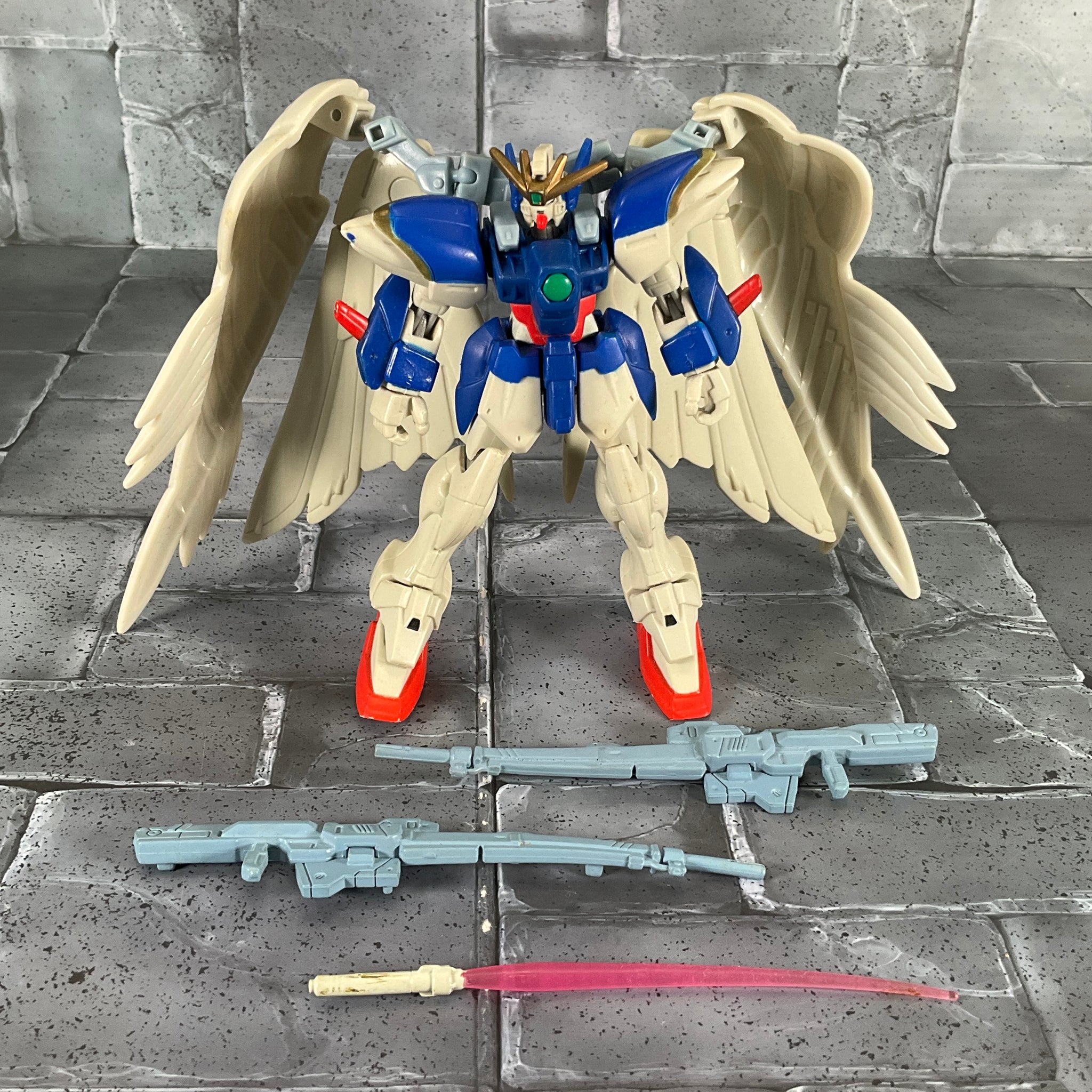 Mobile Suit Gundam Wing - Deluxe Wing Gundam Zero Custom