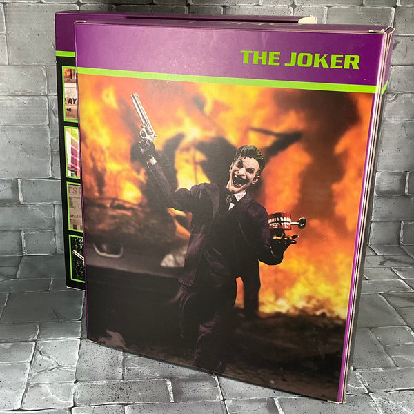 The Joker Mezco One : 12 Figure