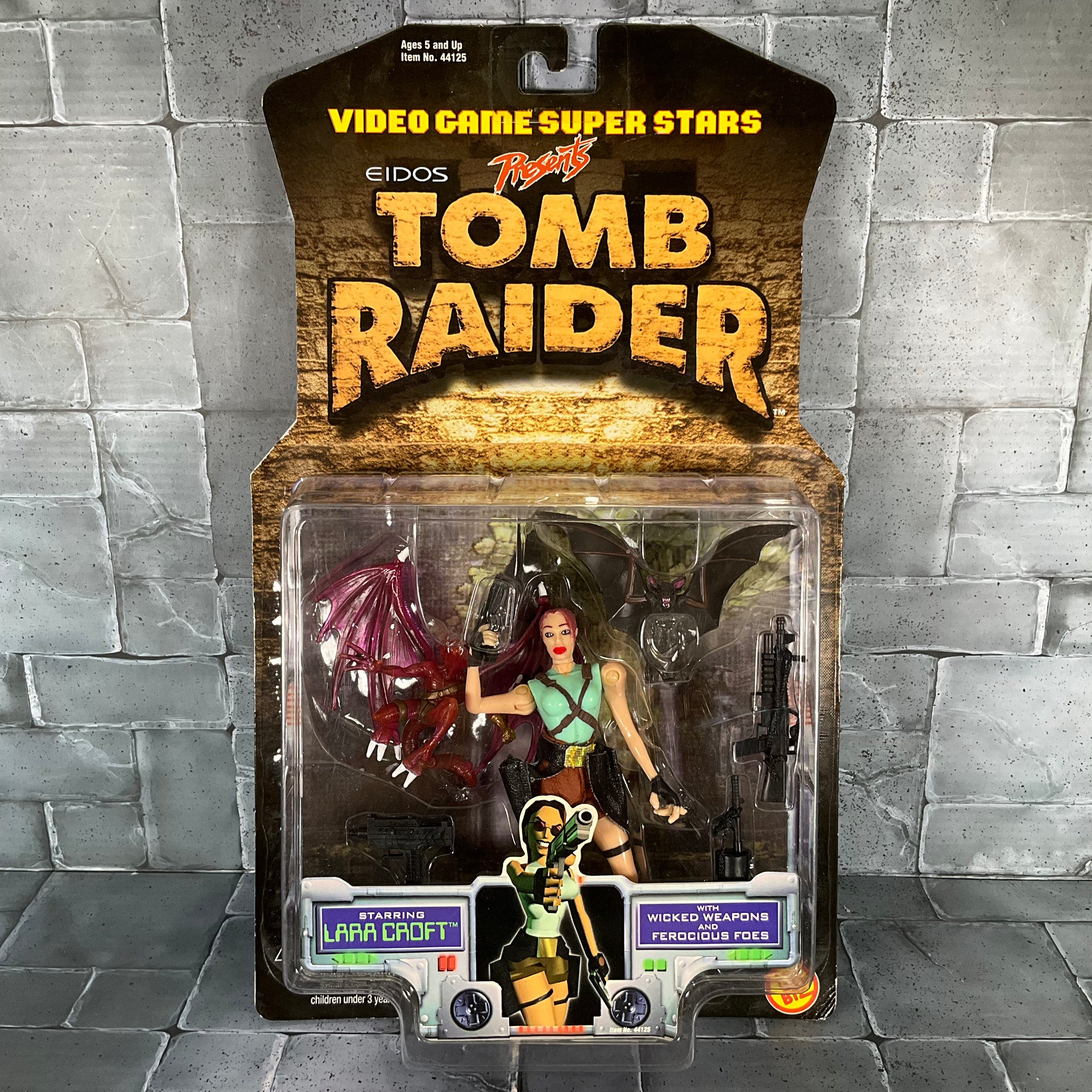 Video Game Superstars: Lara Croft – Tomb Raider Action Figure (Toy Biz, 1998)