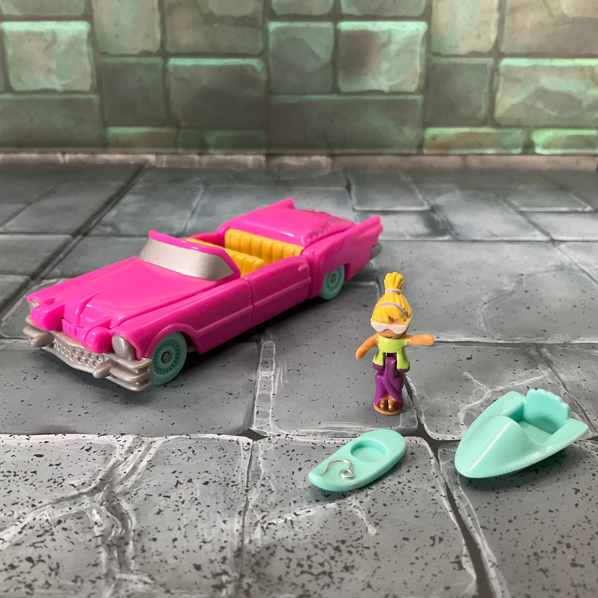 Polly Pocket Pool Party on the Go