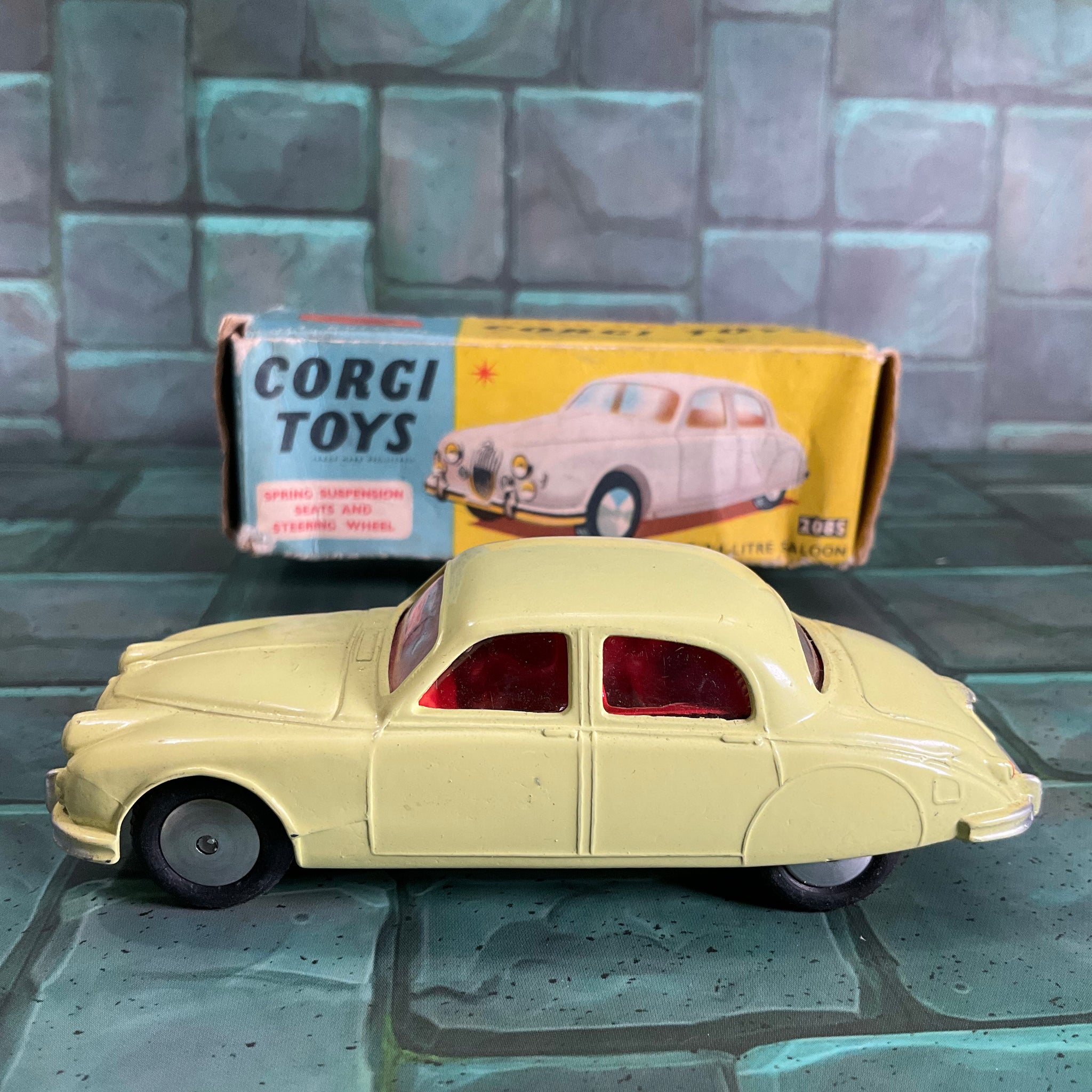 Corgi 208S Jaguar 2:4 Litre Saloon