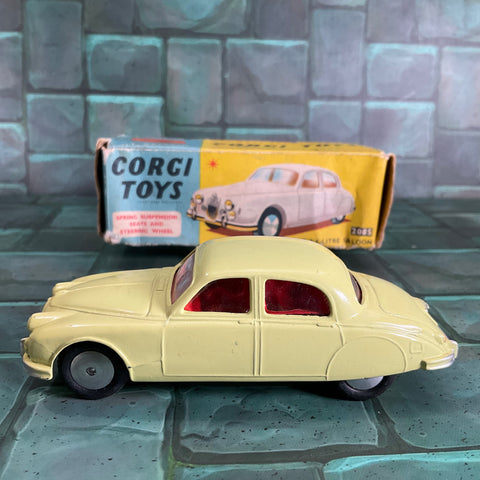 Corgi 208S Jaguar 2:4 Litre Saloon