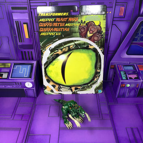 Transformers Beast Wars Razor Claw with Card