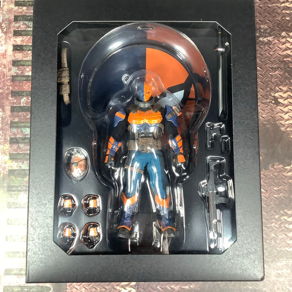 Deathstroke Mezco 1/12 Figure