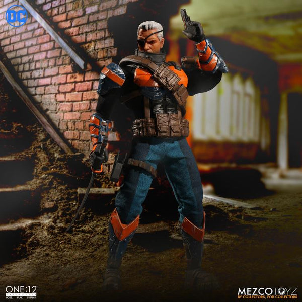 Deathstroke Mezco 1/12 Figure